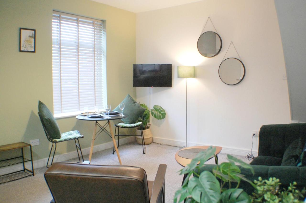 Townhouse With Private Parking Villa York Exteriör bild