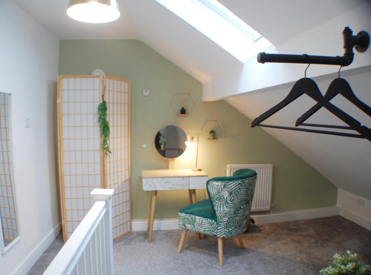 Townhouse With Private Parking Villa York Exteriör bild